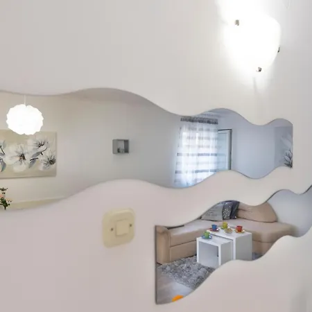 Private 2 Bedroom Loft House W/ Terrace&Private Parking Split Exterior photo