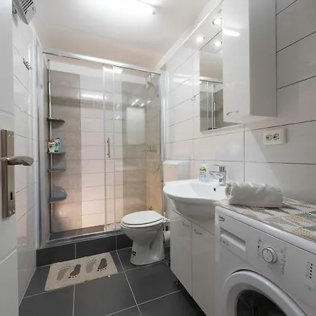 Private 2 Bedroom Loft House W/ Terrace&Private Parking Split Exterior photo