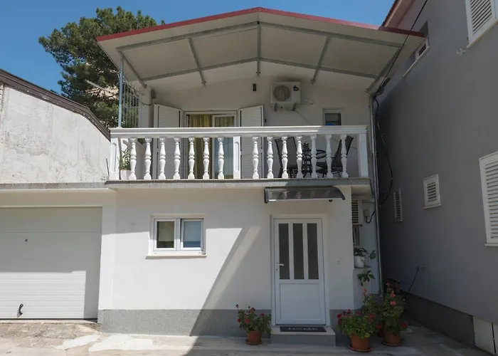Private 2 Bedroom Loft House W/ Terrace&Private Parking