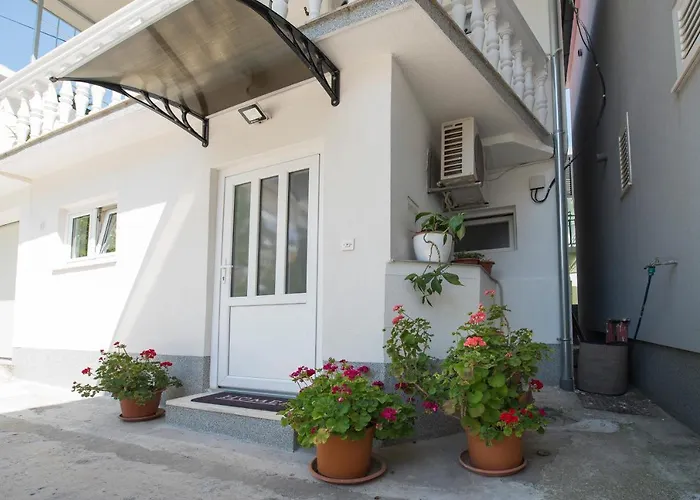 Private 2 Bedroom Loft House W/ Terrace&Private Parking