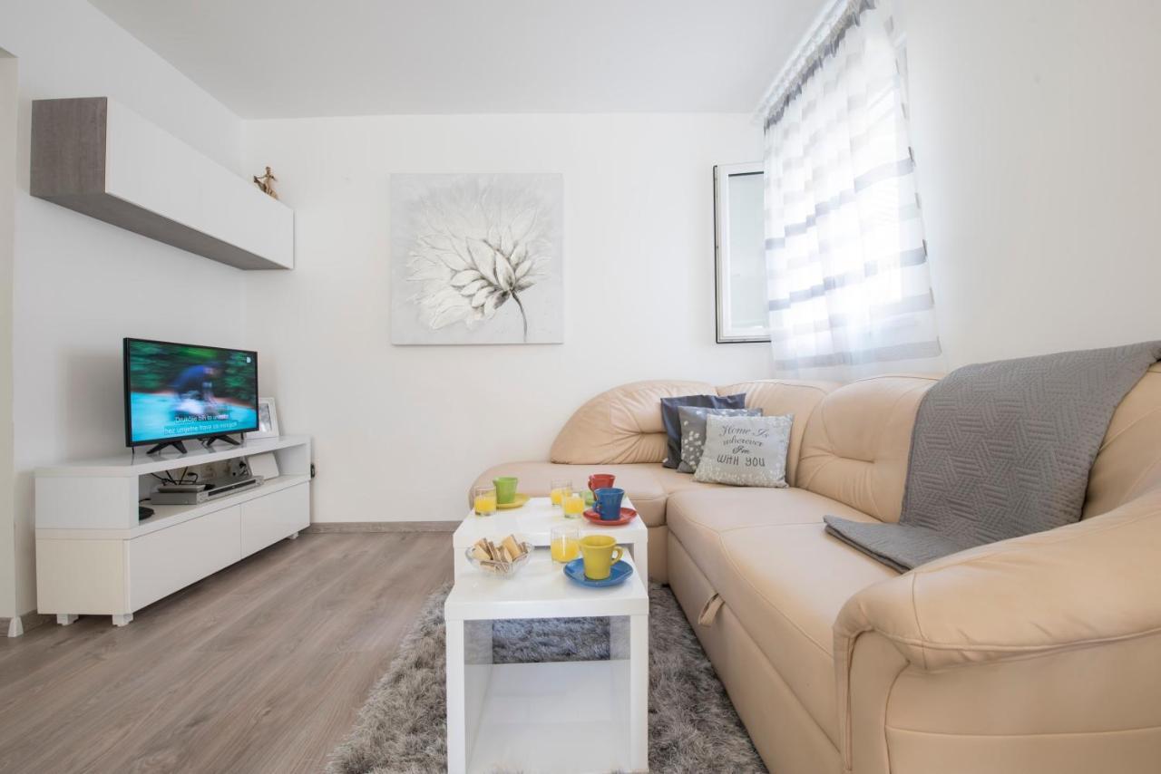Private 2 Bedroom Loft House W/ Terrace&private Parking