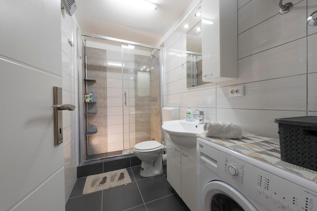 Private 2 Bedroom Loft House W/ Terrace&private Parking Apartment