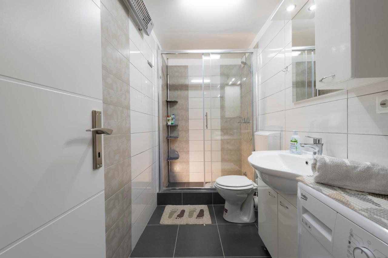 Private 2 Bedroom Loft House W/ Terrace&private Parking Apartment